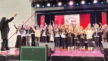 Au început înscrierile la Școala de Muzică RoxMusic din Baia Mare