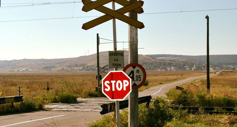 Controale în tot județul în zona trecerilor la nivel cu calea ferată