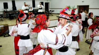 În 2 noiembrie: Comuna Lăpuș organizează „Joc în sat”