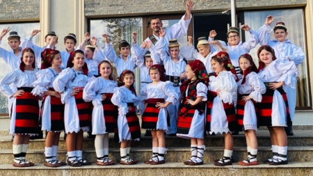 Ansamblul Folcloric „Berbeștenii” va reprezenta Maramureșul la „Festivalului Toamnei” din județul Dolj