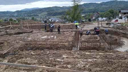 Au început lucrările la noua biserică din Nănești