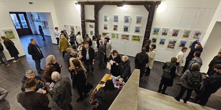 Vernisajul expoziției „Clăi și biserici. Călătorind prin Maramureș 2024 – 2025” a avut loc la Muzeul Etnografic al Maramureșului din Sighet