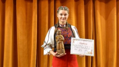 Simona Neag, câștigătoarea Trofeului Festivalului-Concurs „Horea în Grumaz” din Târgu Lăpuș