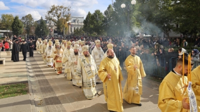PS Timotei Sătmăreanul a slujit în sobor de arhierei la Catedrala Mitropolitană din Iași cu ocazia hramului Sfintei Cuvioase Parascheva