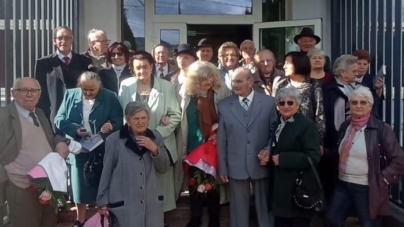 Întâlnire emoționantă după 60 de ani la Liceul „Bogdan Vodă” Vișeu de Sus