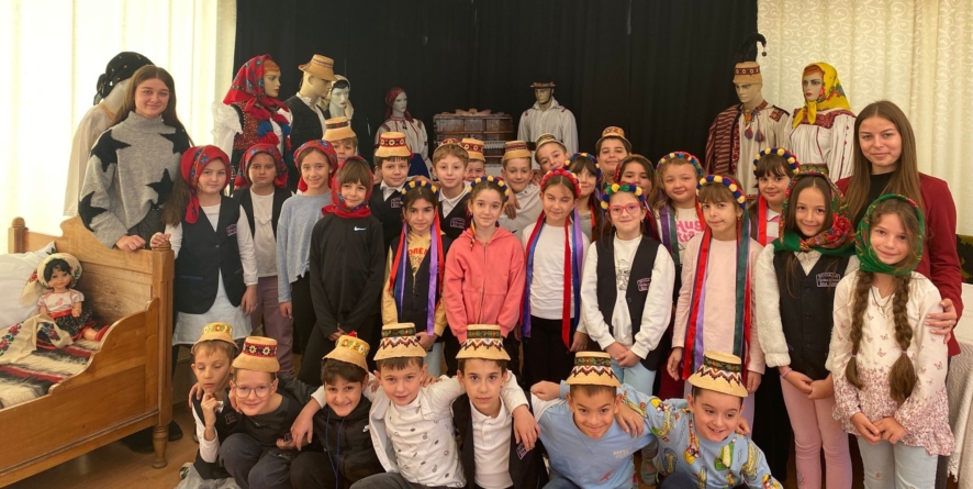 „Săptămâna Altfel” i-a purtat pe elevii Școlii ,,Nichita Stănescu” Baia Mare în lumea tradițiilor populare