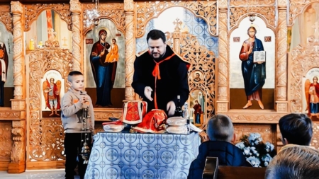 Elevii din Săcălășeni au descoperit semnificația Proscomidiei în cadrul unui proiect parohial educativ