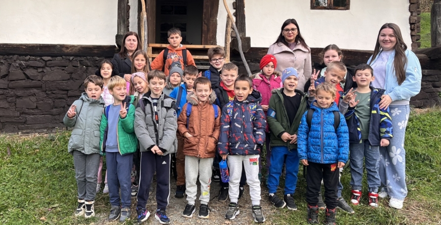 Elevii din Tăuții Măgherăuș au petrecut o zi de poveste la Muzeul Satului din Baia Mare