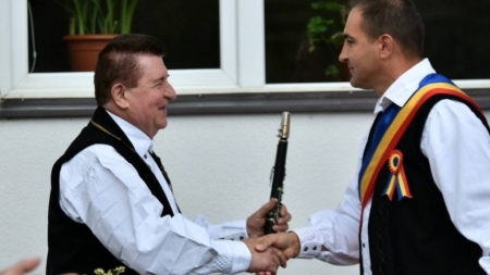 Căminul Cultural din Groși poartă numele „Dumitru Dobrican” – recunoaștere pentru o viață dedicată culturii și folclorului românesc