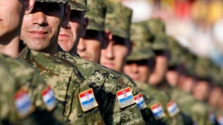Croația reintroduce armata obligatorie