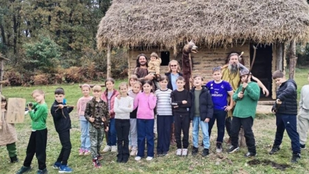 Satul Dacic din Groși, o lecție vie de istorie pentru cei mici
