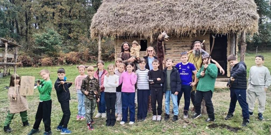 Satul Dacic din Groși, o lecție vie de istorie pentru cei mici