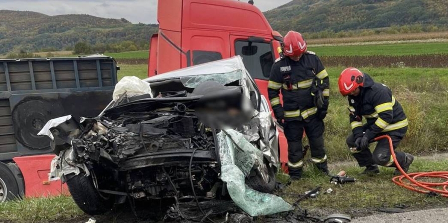 Doi tineri din Maramureș și-au pierdut viața într-un cumplit accident pe DN1C