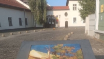 „SCURT ISTORIC”, expoziție a elevilor de la Colegiul de Arte Baia Mare