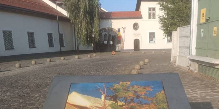 „SCURT ISTORIC”, expoziție a elevilor de la Colegiul de Arte Baia Mare