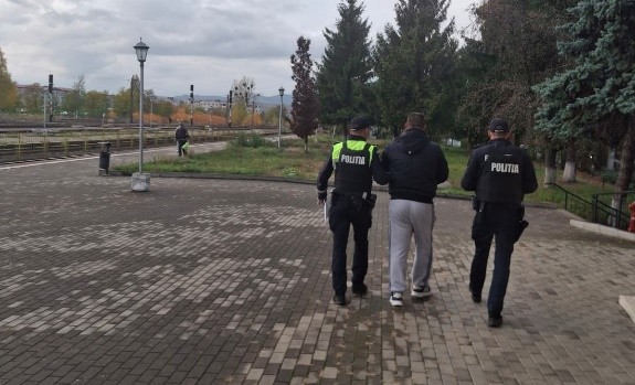 Urmărit naţional, prins de poliţiştii Biroului Transporturi în Baia Mare