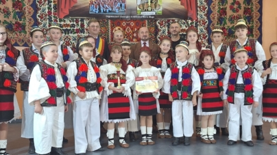 Ansamblul folcloric „Ronișoara” a cucerit marele trofeu al Festivalului Național Concurs „Sorocul de Secusigiu”