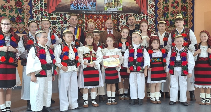 Ansamblul folcloric „Ronișoara” a cucerit marele trofeu al Festivalului Național Concurs „Sorocul de Secusigiu”