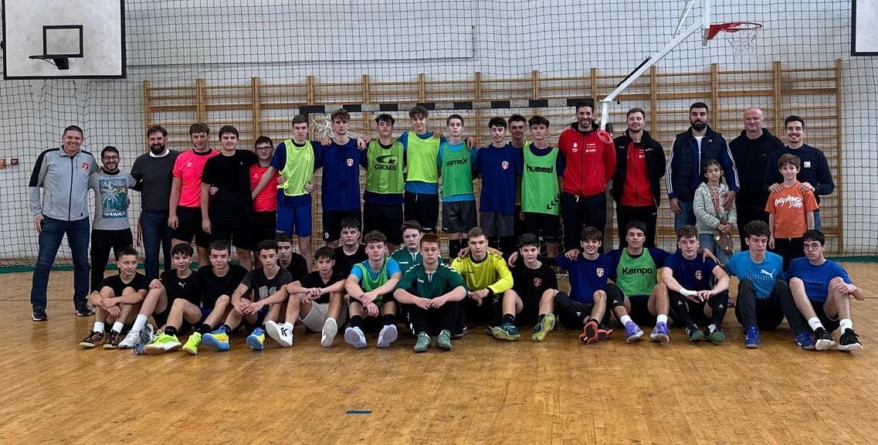 ”Tricolori” la antrenamentele juniorilor Academiei Minaur