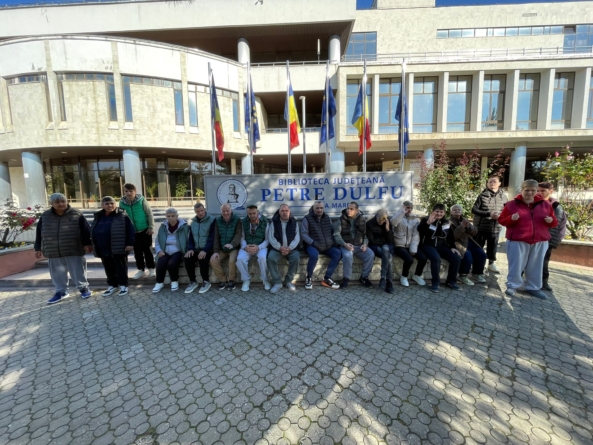 Persoanele cu nevoi speciale, beneficiari ai Asociației ASSOC, în vizită la bibliotecă