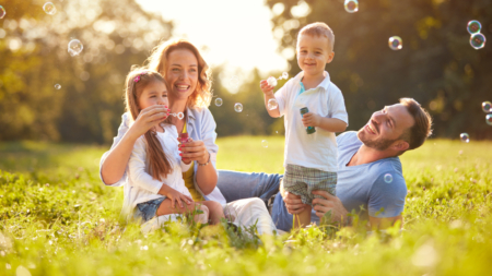 Cursul destinat părinților cu tema „Stilurile de atașament- cheia unei relații sigure între părinte și copil” va avea loc la Biblioteca Județeană „Petre Dulfu” Baia Mare