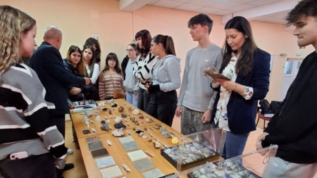 Liceenii de la Colegiul Național „Mihai Eminescu” au avut parte de o activitate dedicată mineralelor, în cadrul programului „Școala Verde”
