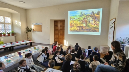 Lecție cu povești din preistorie și o călătorie în timp în lumea primilor oameni, la Muzeul de Istorie și Arheologie