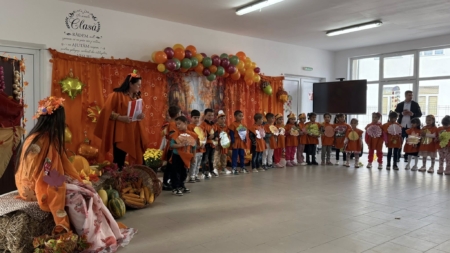 „Carnavalul Toamnei” a adus mai aproape de sufletele copiilor farmecul acestui anotimp, la Grădinița Finteușu Mic