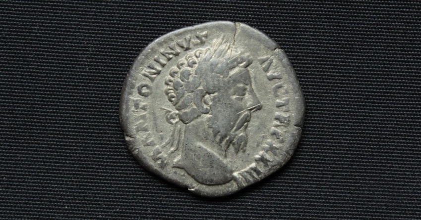 Un denar din vremea împăratului Marcus Aurelius, exponatul lunii la Muzeul de Istorie și Arheologie