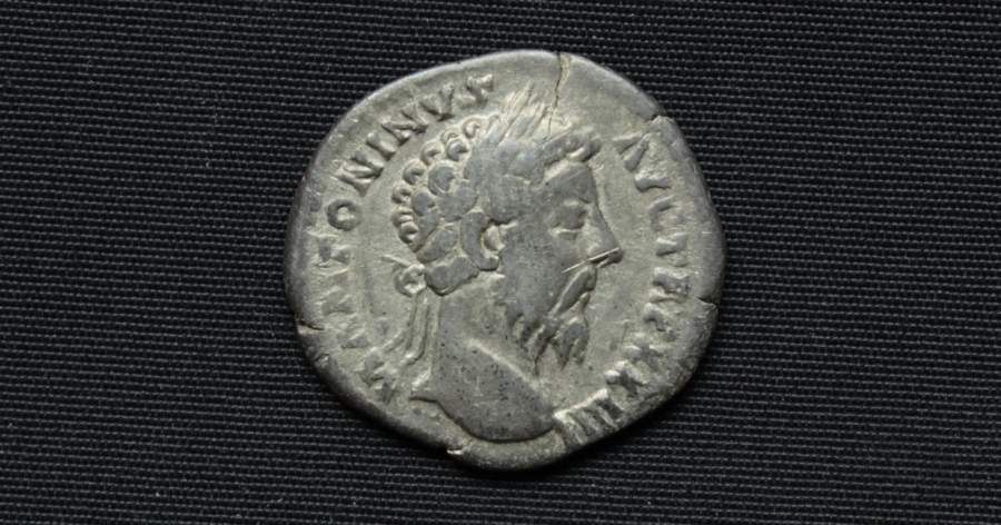 Un denar din vremea împăratului Marcus Aurelius, exponatul lunii la Muzeul de Istorie și Arheologie