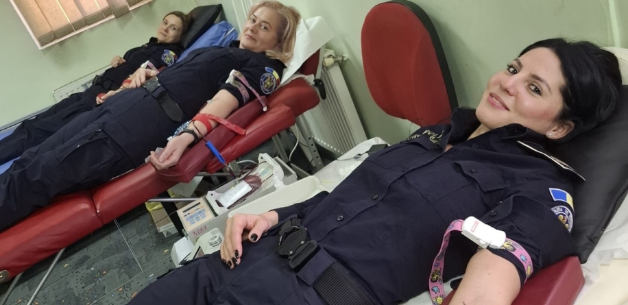 30 de polițiști de frontieră au donat sânge pentru Larisa, o copilă din Sighet diagnosticată cu o afecțiune gravă