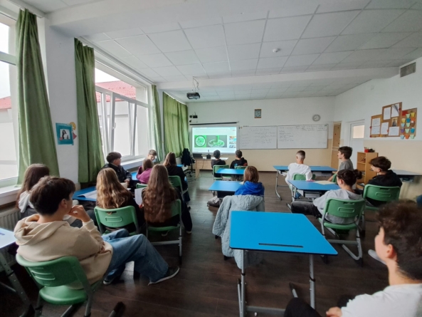 Lecție de educație financiară la Școala Gimnazială „Dr. Victor Babeș” din Baia Mare