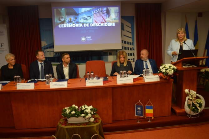 Ceremonia de deschidere a anului universitar 2025-2026 pentru studenții de la Facultatea de Asistență Medicală și Științe ale Sănătății a fost găzduită la Biblioteca Județeană „Petre Dulfu” Baia Mare
