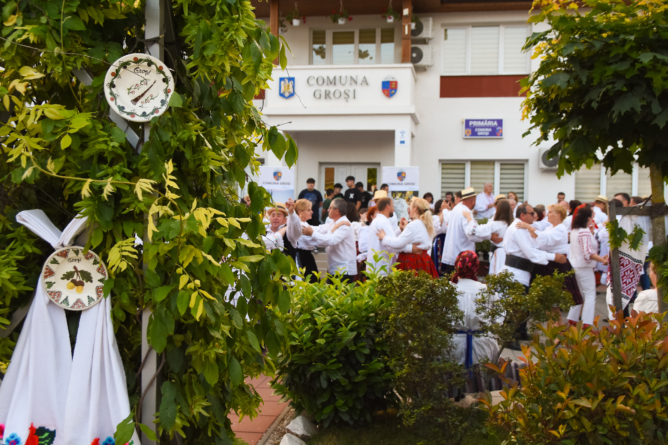 Sunteți invitați la un eveniment care aduce împreună tradițiile, valorile și comunitatea, în Comuna Groși