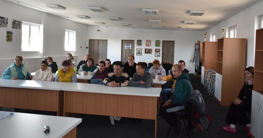 Rezidenții de la Centrul de Îngrijire și Asistență „Pinochio” din Cărbunari, emoționați de povestea de viață a unui deținut de la Penitenciarul Baia Mare