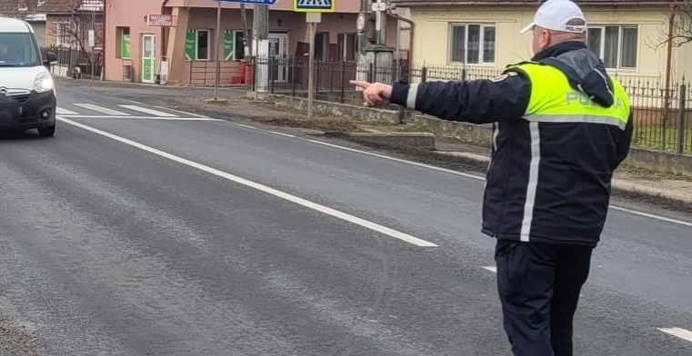 Permise reținute și zeci de amenzi în urma unor controale rutiere