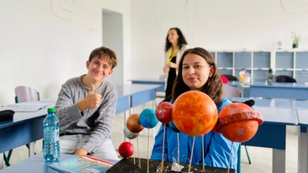 Elevii de gimnaziu și liceu au deslușit tainele Universului, la Liceul „Ep. Dr. Alexandru Rusu” din Baia Mare