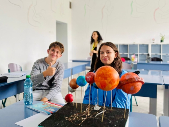 Elevii de gimnaziu și liceu au deslușit tainele Universului, la Liceul „Ep. Dr. Alexandru Rusu” din Baia Mare