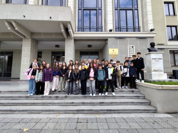 Elevii de gimnaziu de la Școala Gimnazială „George Coșbuc” Baia Mare au desfășurat o vizită educativă la Cluj-Napoca