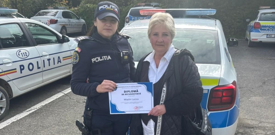 Spirit civic: O sigheteancă a predat polițiștilor o sumă de bani găsită pe stradă. Păgubașul a fost identificat și și-a recuperat banii