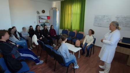 Activități de educație pentru sănătatea reproducerii, la Spitalul Județean de Urgență „Dr. Constantin Opriș” Baia Mare