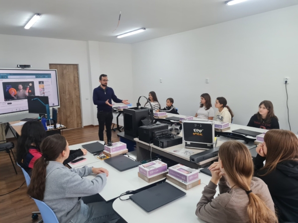 Activitate specială desfășurată de elevi în Smart Lab-ul Palatului Copiilor din Baia Mare