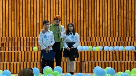 Evenimentul „O școală, un nume, o poveste” a marcat cei 60 de ani de existență a Școlii Gimnaziale „Avram Iancu” din Baia Mare