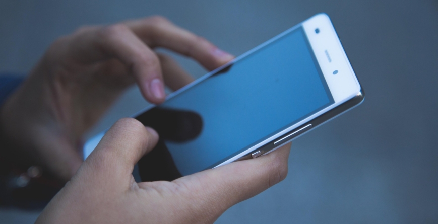 Femeie înșelată cu 40.000 de lei de un fals reprezentant al unei instituții financiare