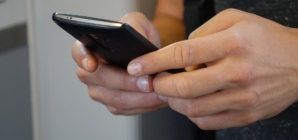 SMS-uri aparent inofensive pot ascunde tentative de furt de date, avertizează DNSC