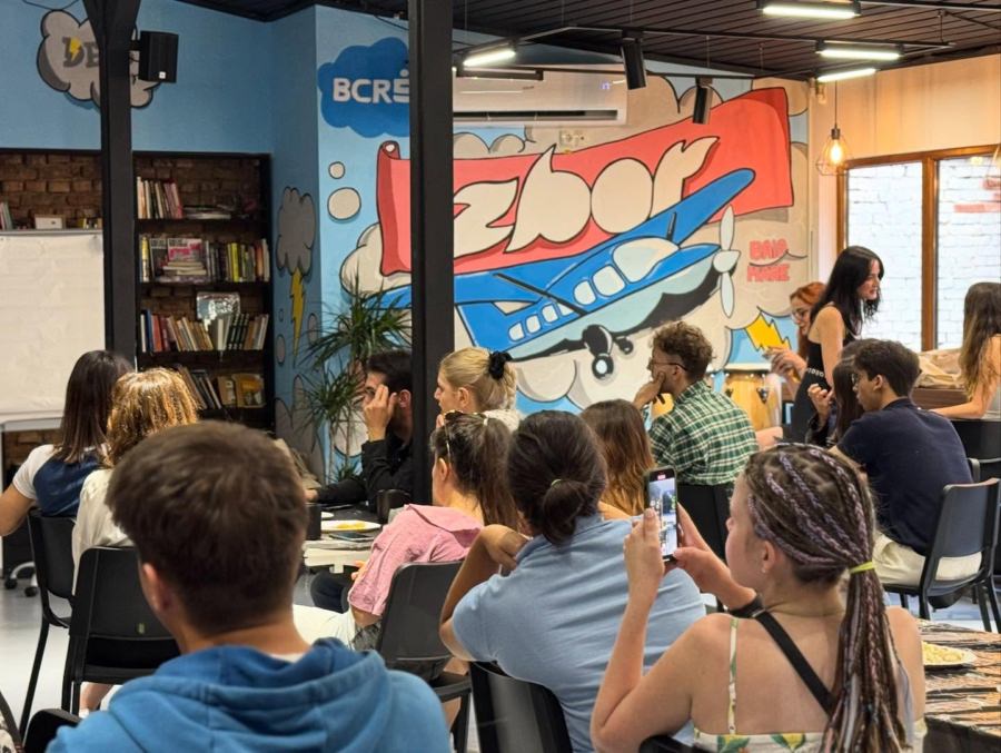 Atelier digital și seară de jocuri pentru tineretul băimărean, la centrul de tineret ZborHub