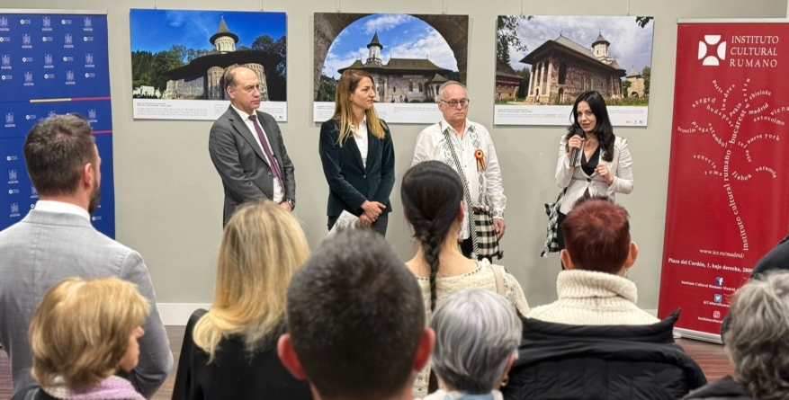 Artistul fotograf băimărean Tudorel Ilie a prezentat în mai multe orașe din Spania expoziția „COMORILE ROMÂNIEI – Patrimoniul Mondial UNESCO din România”