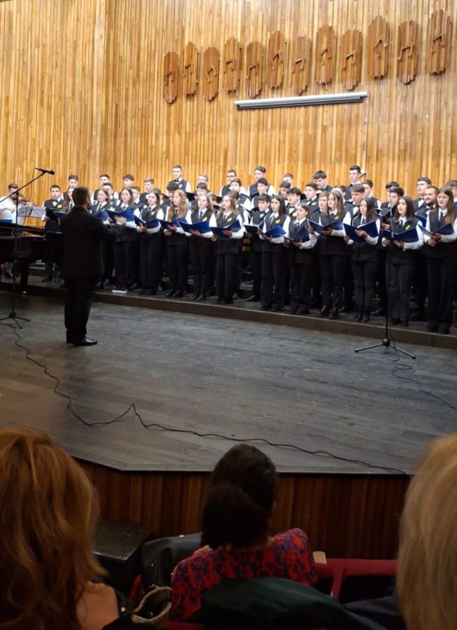 Concertul caritabil de colinde „Dăruind lumina viitorului” aduce împreună artiști și coruri pentru o cauză nobilă