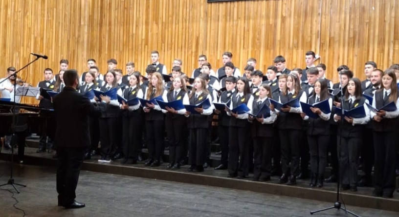 Concertul caritabil de colinde „Dăruind lumina viitorului” aduce împreună artiști și coruri pentru o cauză nobilă