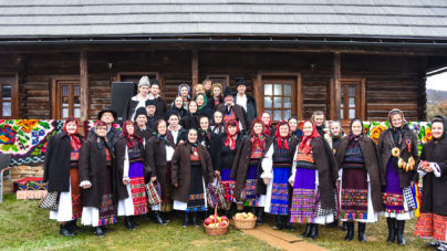 Colinde și tradiții autentice la Suciu de Sus, pe 6 decembrie